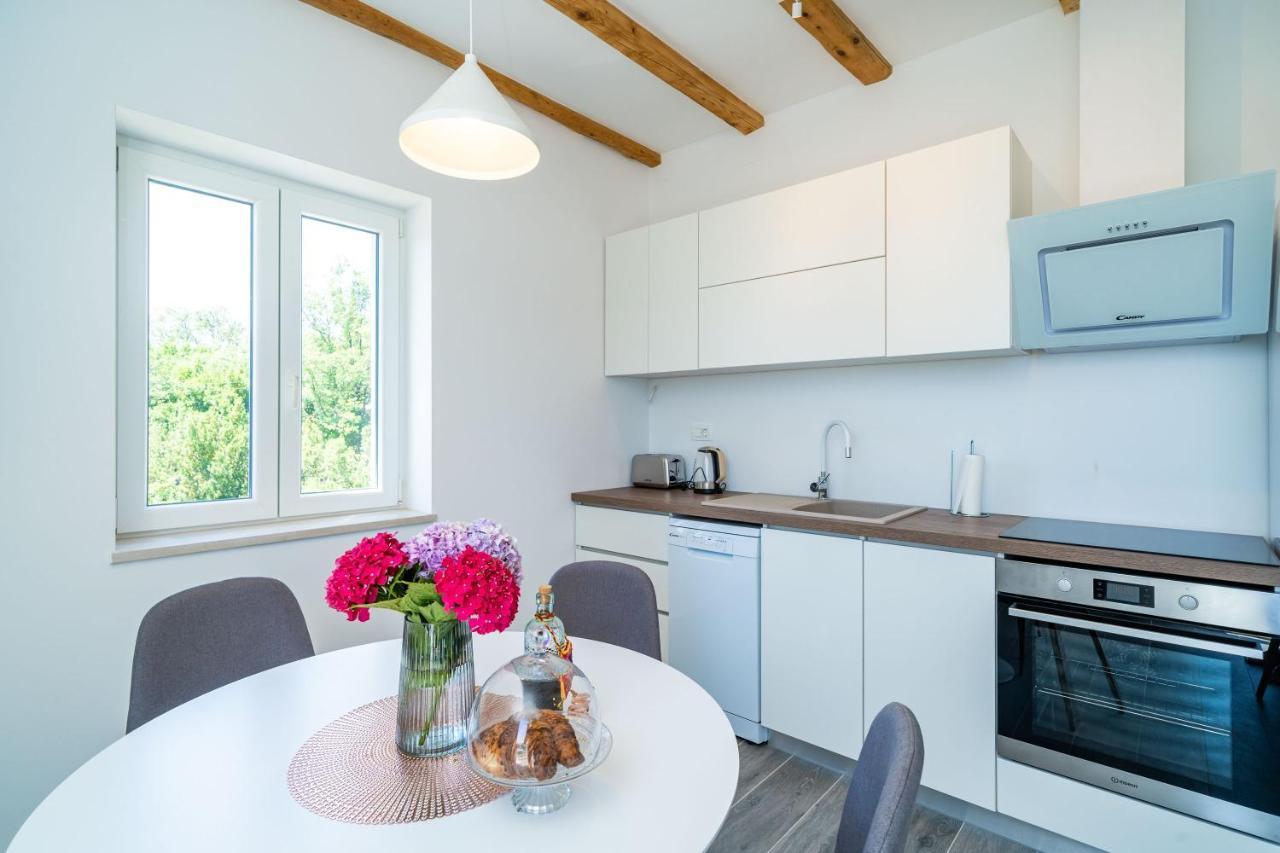Apartments Amalija Čilipi エクステリア 写真