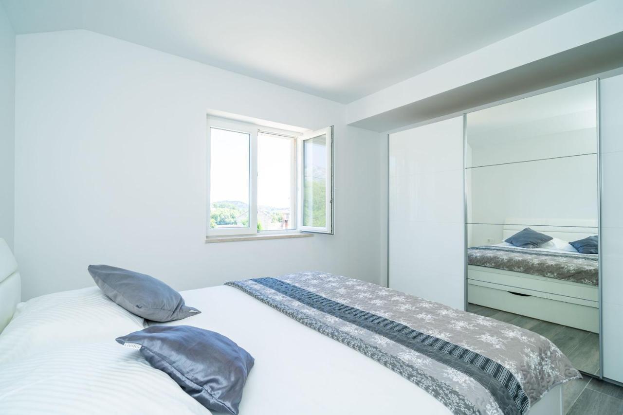 Apartments Amalija Čilipi エクステリア 写真