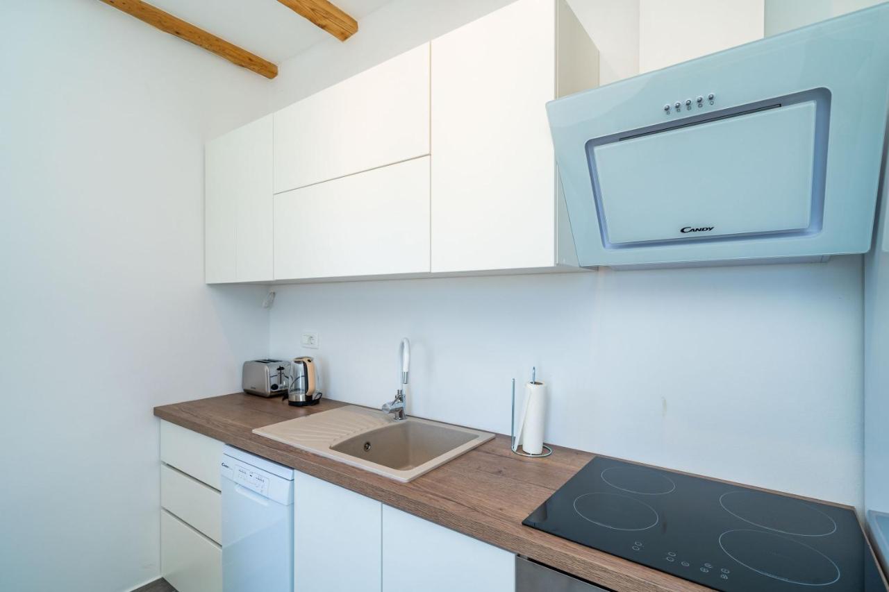 Apartments Amalija Čilipi エクステリア 写真