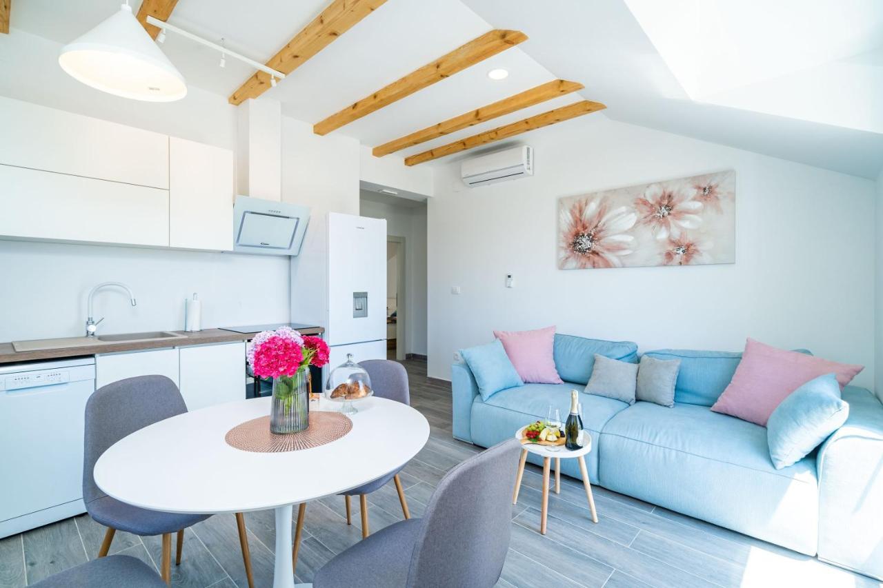 Apartments Amalija Čilipi エクステリア 写真