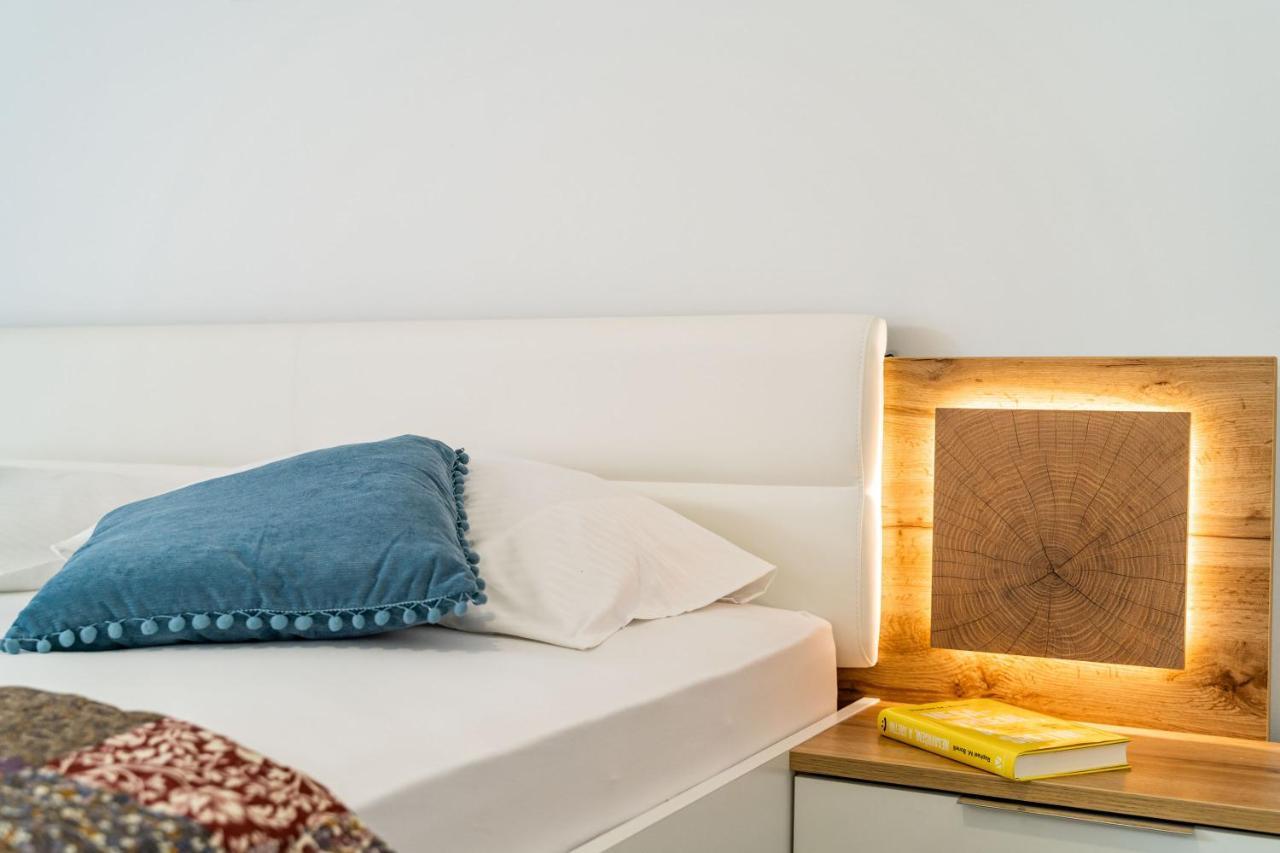 Apartments Amalija Čilipi エクステリア 写真