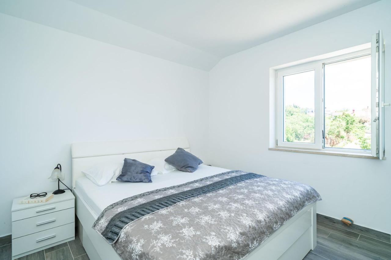 Apartments Amalija Čilipi エクステリア 写真