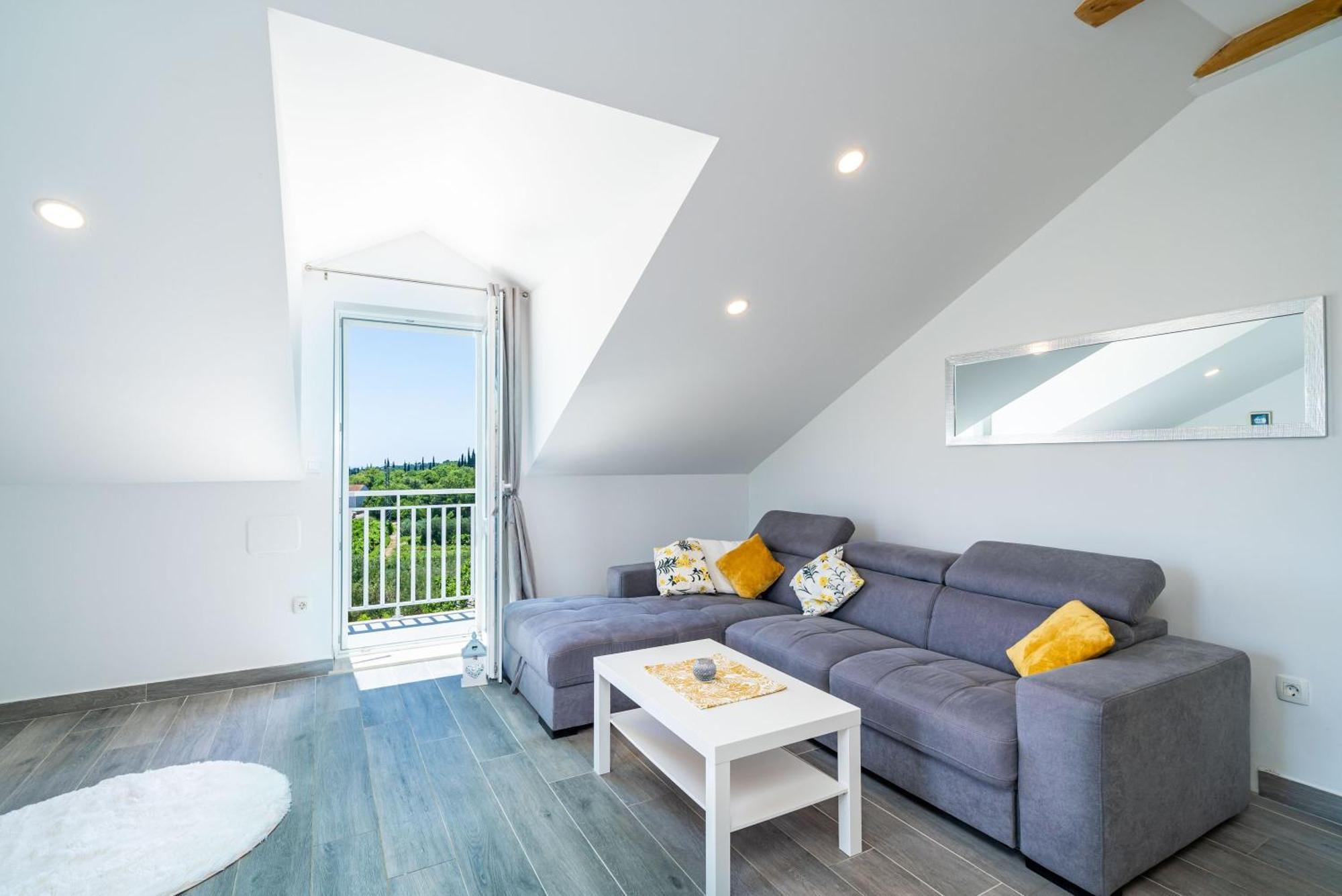 Apartments Amalija Čilipi 部屋 写真