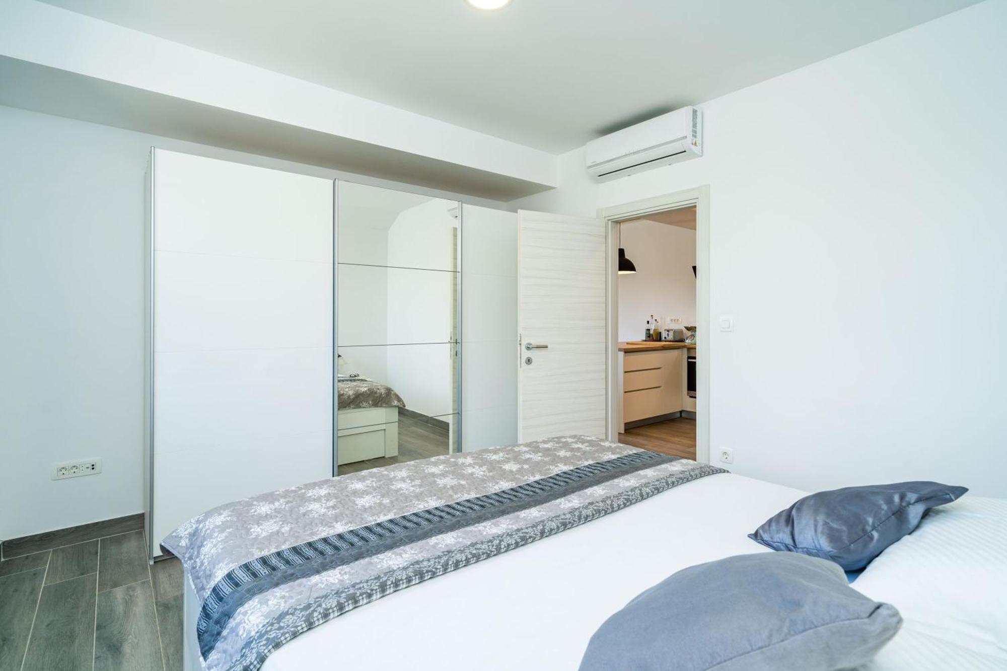 Apartments Amalija Čilipi 部屋 写真
